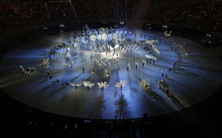 Dansere under åbningsceremonien.
 