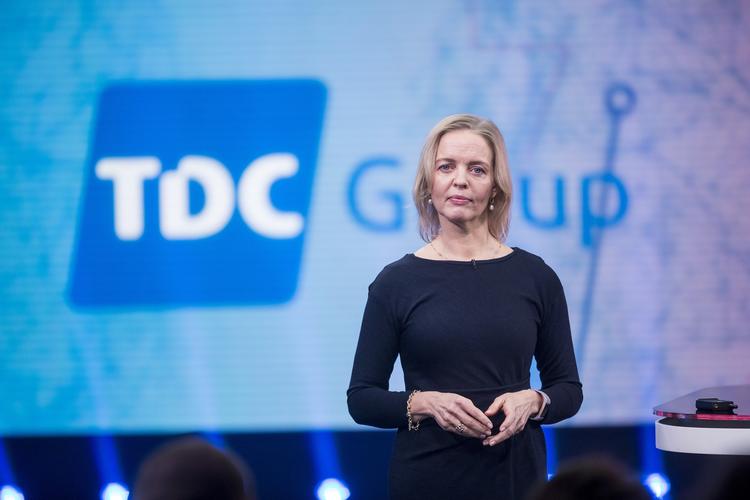 Pernille Erenbjerg var glad og stolt over "noget helt nyt" og "helt fantastisk", da hun 1. februar præsenterede fusionen med tv-underholdningsselskabet MTG. Nu er TDC-ledelsens strategi blevet skrottet. Der skal tænkes mere langsigtet, siger de nye ejere, der vil investere i fiber til folket.    