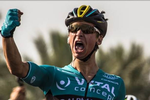 Sejren i massespurten på 1. etape i Tour of Oman udløser et tordnende jubelbrøl fra franskmanden Bryan Coquard. Foto: Muscat Municipality/A.S.O./K.D. Thorstad 