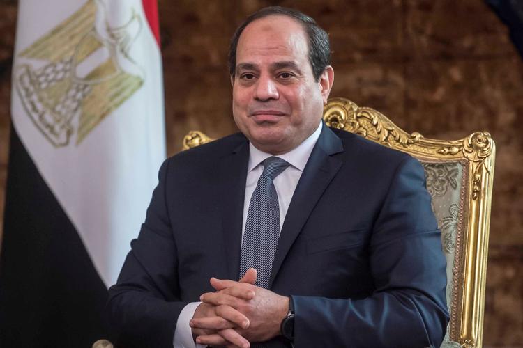 Den nuværende egyptiske præsident Sisi søger mere demokrati, mens flere journalister og kritikere bliver fængslet.  
