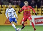 Victor Nelsson, FC Nordsjælland (th.) og Anders K. Jacobsen, OB i aktion. 