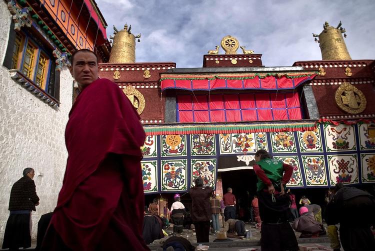 Det er fortsat uklart hvor stor en del af Jokhang templet, der er brændt, og om branden har forbindelse til Kinas besættelse af Tibet. /AP
