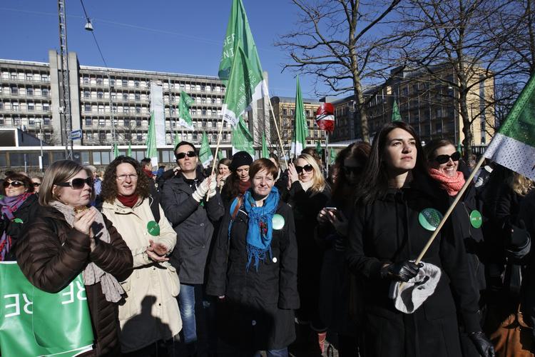 
    Lockout af skolelærerne i 2013. Omkring 800 skolelærere gik i demonstration fra Frederiksberg Rådhus til Bülowsvej Hallen.
   Jens Dresling/POLFOTO