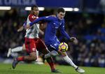 
Andreas Christensen har med klogt spil grebet chancen i Chelsea og er blevet en af klubbens vigtigste spillere. Her ses han i duel med West Bromwichs Salomon Rondon. Foto: AP/Alastair Grant
   Alastair Grant/AP