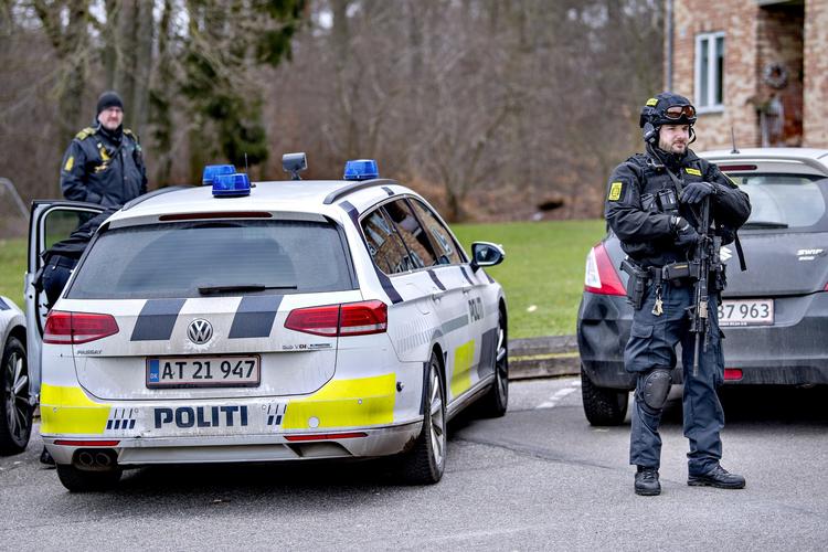 
    Politiet iværksatte en kæmpe menneskejagt for at fange den formodede øksemand.  Bax Lindhardt/Ritzau Scanpix