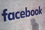 Facebook vil nu bruge papir og det amerikanske postvæsen til at  forhindre fup-annoncører fra f.eks. Rusland i at annoncere med politiske reklamer under det amerikanske midtvejsvalg (Foto: AP Photo/Thibault Camus) 