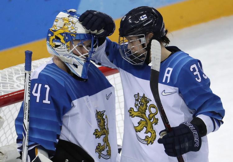 Michelle Karvinen (th.) er assisterende anfører for Finland.  Julio Cortez/AP