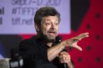 Skuespiller og instruktør Andy Serkis mener ikke, at et regelsæt for indspilningen af sexscener er det rigtige skridt i kampen mod sexoverfald og sexchikane blandt skuespillere.  Chris Donovan/AP