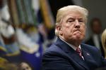 En gruppe amerikanske senatorer og uden tvivl også mange amerikanske fodboldfans venter på Donald Trumps opbakning til nationens VM-bud. 
   Evan Vucci/AP
