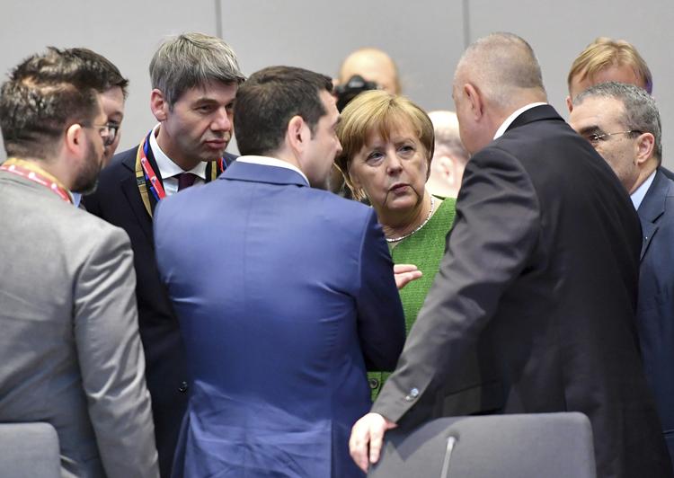 Regeringscheferne er samlet til uformelt topmøde i Bruxelles, hvor de skal diskutere, hvordan hullet i EU's kasse skal lukkes efter Brexit. Geert Vanden Wijngaert/AP