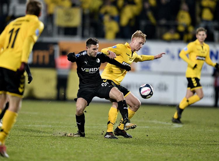 Mål. Bashkim Kadrii (i sort) er en af de spillere, Randers kan forlange mere af og skal bygge op omkring. Offensivspilleren tog ansvar mod Horsens og scorede. Norde Ernst Van/Ritzau Scanpix