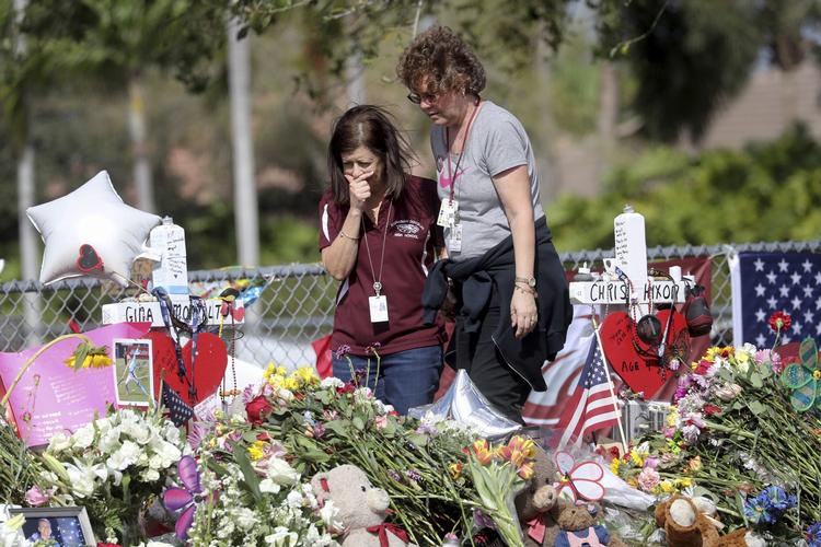 Den næsten rituelle kritik af våbenlobbyen efter et skoleskyderi har denne gang givet sig udslag i en slagkraftig boykot.  Mike Stocker/AP