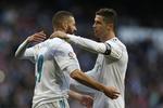 Karim Benzema og  Cristiano Ronaldo havde hver en stor  andel i Reals storsejr.  Francisco Seco/AP