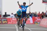 Alejandro Valverde vinder uden problemer spurten foran Miguel Angel Lopez på kongeetapen i Abu Dhabi Tour og sikrer sig også den samlede sejr. Foto: LaPresse-Ferrari/Paolone. 