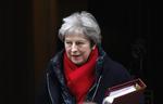 Den britiske premierminister, Theresa May, afviser blankt, at der kan komme grænsekontrol mellem Nordirland og Storbritannien efter Brexit, sådan som EU-kommissionen skitserer som nødplan.   Frank Augstein/AP