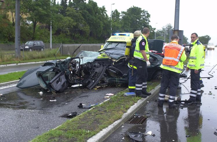 Det var en gang en Peugeot, som endte i en ulykke, da en mand  med et barn i bilen, ifølge vidner kørte chikanerende lidt uden for København. Gert Jensen/POLFOTO