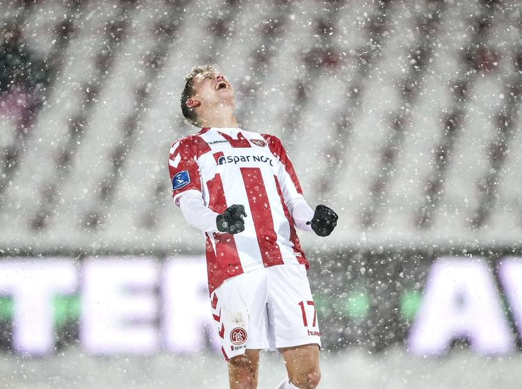 Arrrgh - Kasper Kusk udtrykker på én gang AaB's og sportsredaktørens ærgrelse. Henning Bagger/Ritzau Scanpix