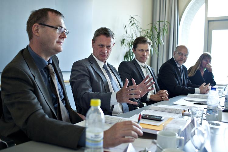 Arkivfoto. Direktøren i De Økonomiske Råds sekretariat, John Smidt, bekymrer sig over opsigelser. EU's Finanspolitiske Råd gruer for ringe kvalitet, hvis opsigelserne fra nuværende medarbejdere formerer sig.
   Gorm Olesen/POLFOTO