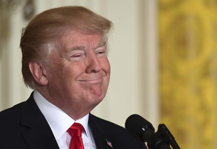 
    Ifølge den amerikanske præsident er der ikke længere rigtige stjerner i USA. Bortset fra ham selv, altså.  Susan Walsh/AP