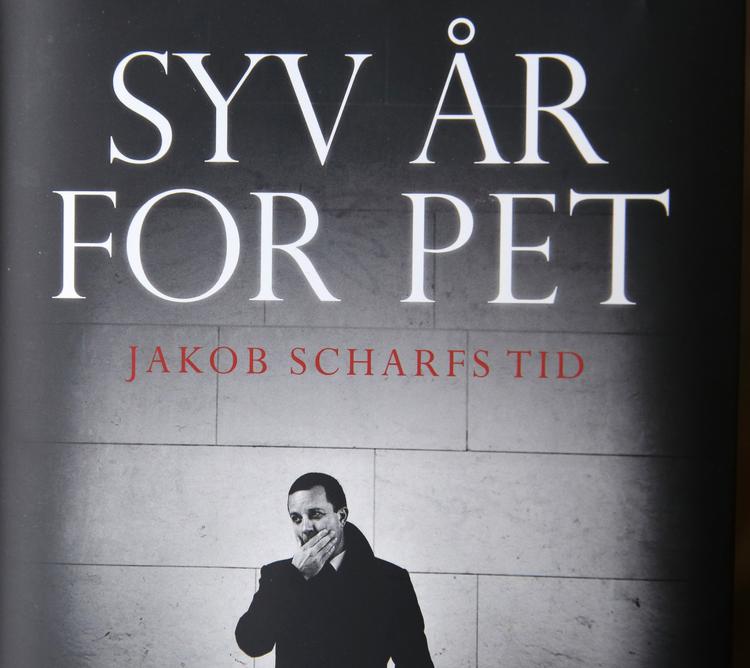 Tidligere PET-chef Jakob Scharf er tiltalt for at have brudt sin tavbshedspligt i journalist og forfatter Morten Skjoldagers bog 'Syv år for PET'
   Jens Dresling/POLFOTO