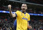 Da Tottenham jagtede udligningen og forlænget spilletid, stod rutinerede Giorgio Chiellini ofte i vejen. Frank Augstein/AP