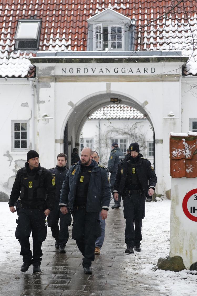 Nordsjællands Politi er talstærkt til stede på Nordvanggård i Bistrup i Nordsjælland, hvor Rudersdahl har flygtningeboliger. 

   Jens Dresling/POLFOTO