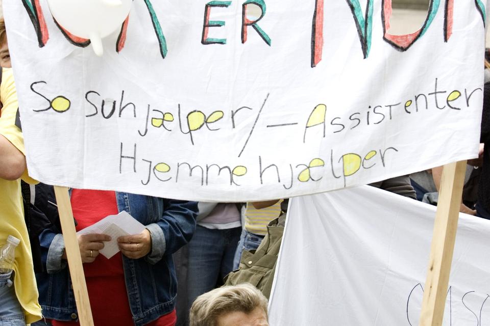 »Nok er nok« er en floskel, der ifølge retoriker Heidi Jønch-Clausen er for fortærsket og ukonkret. Her er det fra 2007, hvor løn- og arbejdsforholdene i ældreplejen resulterede i strejke.
   Thomas Sjørup/POLFOTO