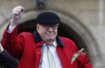 Med udgivelsen af første bind af sine erindringer på 442 sider sørger Jean-Marie Le Pen for, at han ikke bliver glemt. Thibault Camus/AP