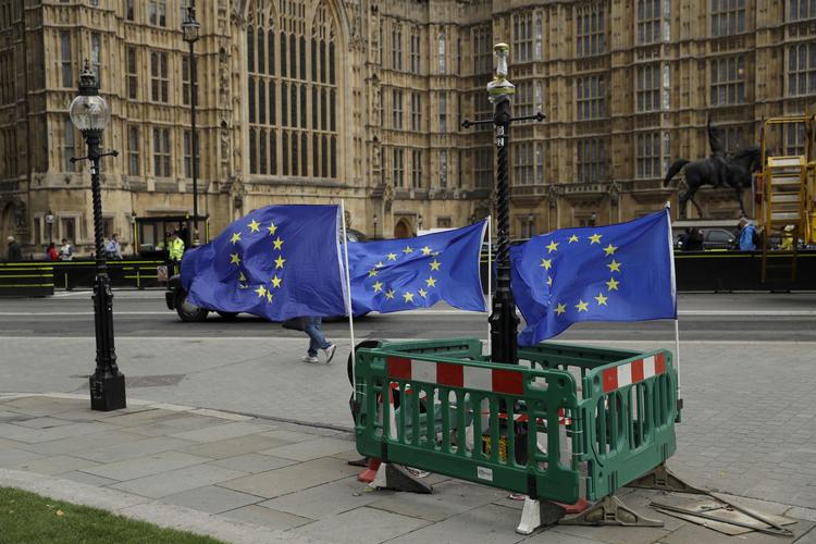 Tal fra Eurobarometer viser, at i EU-landene som helhed er andelen, der peger på indvandring som en af unionens vigtigste udfordringer, næsten fordoblet fra 21 til 39 procent. I Danmark er det endnu mere markant med en ændring fra 21 til 52 procent, der peger på indvandring som et hovedproblem. Matt Dunham/AP