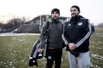 
»Hæver man kontingentet, hvor havner de unge så henne? Nede i centeret?« spørger sportschef i Brøndby Strands Idrætsklub, Zahid Mansoor (til højre). Sammen med formand Engin Kacar har de på få år forsøgt at blive et samlingssted i lokalområdet, mens de samtidig sender unge talenter til prøvetræning i udlandet.
   Finn Frandsen/POLFOTO