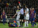 Det er altid dramatisk, når Chelsea og FC Barcelona mødes. Her er det John Terry, som så rødt mod Barcelona i 2012, men sluttede som vinder – på dagen og i turneringssammenhæng. Foto: Andres Kudacki/AP. Andres Kudacki/AP
