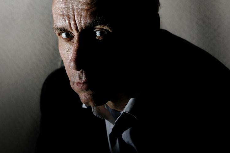 Svenske Håkan Nesser mener, at det er ærgerligt for krimigenren, hvis det kun går op i blodsudgydelser. For den kan meget mere end det, siger han. 


   Anders Birch/POLFOTO