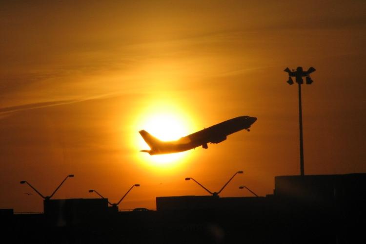 Undersøgelser viser, at flyrejse er den transportform, der belaster klimaet mest, når vi tager på ferie.  Sara Haj-Hassan/SXC 