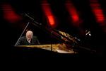 Argentisk-israelske Daniel Barenboim hylder Debussy på sin indspilning af første bind af Debussys præludier. Albummet er gennemsyret af hans utrolige, naturlige musikalitet, der løfter denne hyldest og gør den varm og værd at bruge tid på. Arkivfoto Finn Frandsen/POLFOTO