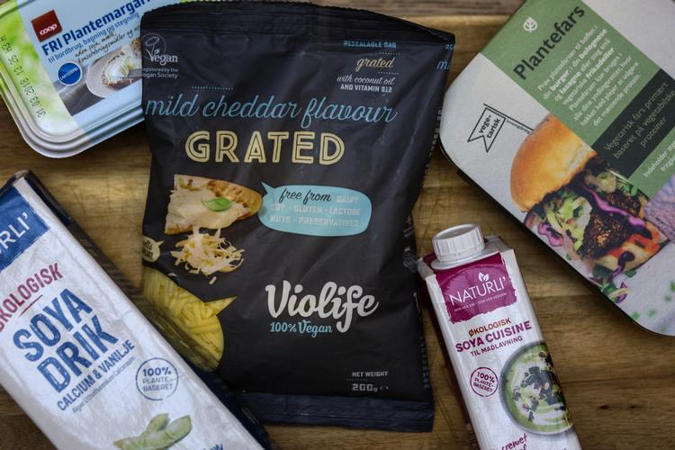 Den veganske ost har en duft af læbepomade, som desværre også hænger ved i smagen, lyder det i testen.
   Emma Sejersen/POLFOTO