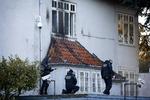 Politiiet var tirsdag morgen i gang med at undersøge angrebet mod Tyrkiets ambassade i København. 
    Brandattentat mod den tyrkiske ambassade på Østerbro.
   Jens Dresling/POLFOTO