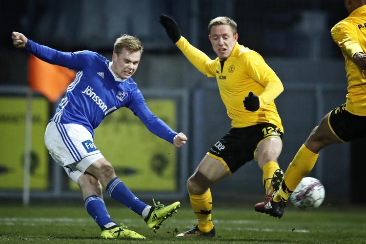 Efter 90 nerveprirrende minutter søndag stod det klart, at Horsens skal møde de bedste hold i slutspillet.  Jens Dresling/POLFOTO