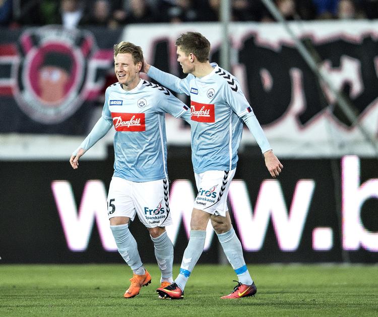 Da Niki Zimling (tv.) havde bragte Sønderjyske foran var alt fint, men FC Midtjyllands sejrsmål i 89. minut kan nu få konsekvenser. Henning Bagger/Ritzau Scanpix