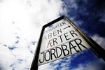 Skal det være nemmere at få lov til at sætte et skilt op og fx reklamere for gårdbutikker, eller skæmmer det landskabet? Nyt lovforslag om flere skilte møder kritik.  Carsten Ingemann/POLFOTO