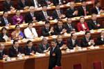 Den kinesiske præsident, Xi Jinping, blev på den nationale folkekongres i Beijing gjort til superleder. Den position bruger han nu til at give Kina en skarpere profil internationalt. Andy Wong/AP