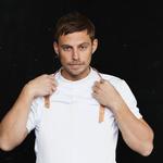 På søndag er det Kadeaus køkkenchef Nicolai Nørregaard, der udfordrer Barrs klassiske schnitzel med en kyllingeversion.  Pr-foto: Marie Louise Munkegaard