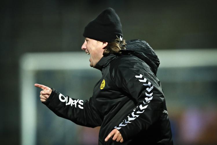 Bo Henriksens jubel over 1-1 i Lyngby deler Henrik Hattens Gudmandsen, for det resultat gav ham en foreløbig finaleplads i tipskonkurrencen.   Jens Dresling/POLFOTO