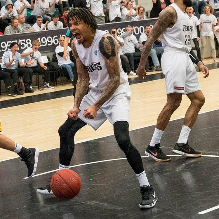 Sejren skabte begejstring hos DeVaughn Akoon-Purcell. FIBA Europe Cup