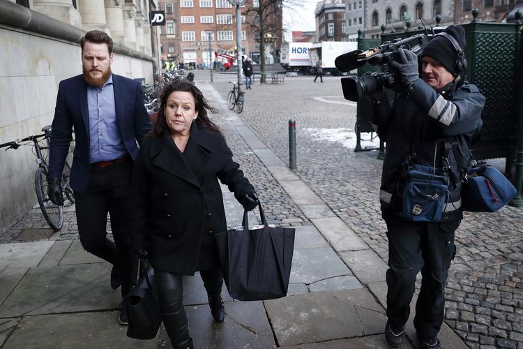 Ubådskaptajnens forsvarsadvokat Betina Hald Engmark ankommer til dagens retsmøde i Københavns Byret. Jens Dresling/POLFOTO