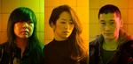 Instruktør Malene Choi (t.v.) havde ikke beskæftiget sig med, at hun var adopteret, før hun talte med andre adopterede i Sydkorea. De øvrige personer på billedet er skuespillerne Karoline Sofie Lee og Thomas Hwan.   Louise Herrche Serup