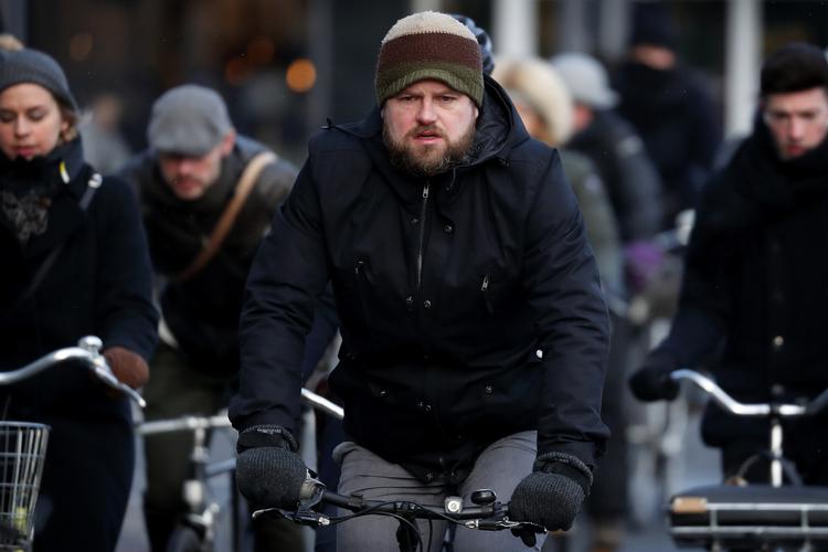 Der er trængsel på de københavnske cykelstier. Fremover kan de meget hurtige 45-cykler også blive sendt ind på landets cykelstier, hvor farten i gennemsnit ligger på 16 km/t. Jens Dresling/POLFOTO