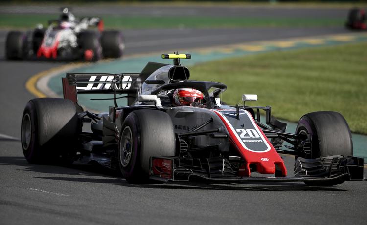 Kevin Magnussen måtte udgå i Australien med et løst baghjul. Rick Rycroft/AP