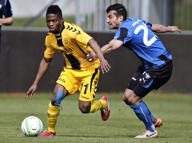  HB Køges Daniel Arrocha (th.) var uheldig at score i eget net.
   Jens Dresling/POLFOTO