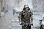 Allerede tirsdag begynder bygevejr med sne og slud, og sidst på ugen daler temperaturerne til omkring frysepunktet.  Finn Frandsen/POLFOTO