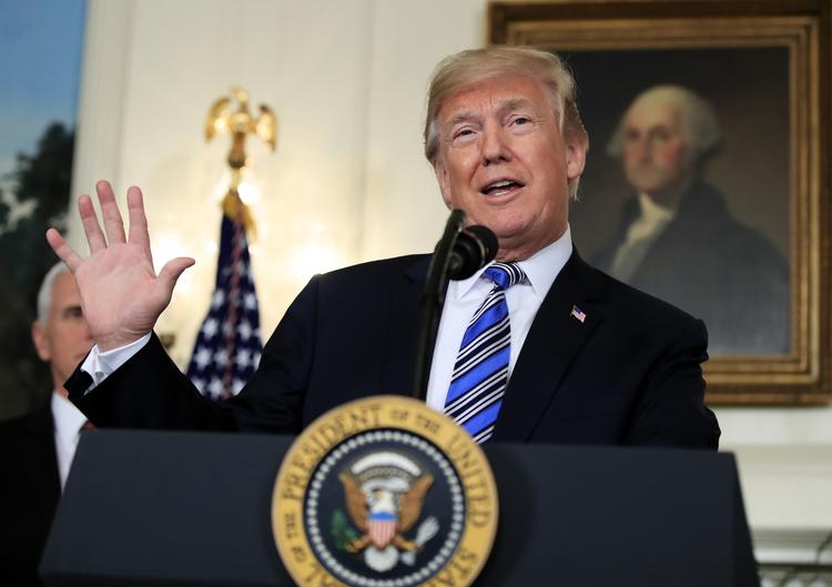 Donald Trump underskrev fredag en ny budgetlov, der - trods trusler om det modsatte - øger midlerne til amerikanske kunst- og kulturinstitutioner.  Manuel Balce Ceneta/AP